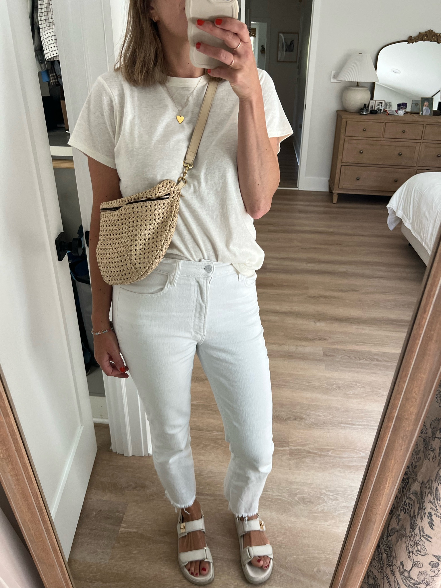 The best 'viral' tee. It's $12 and a linen cotton blend. This is a medium. 