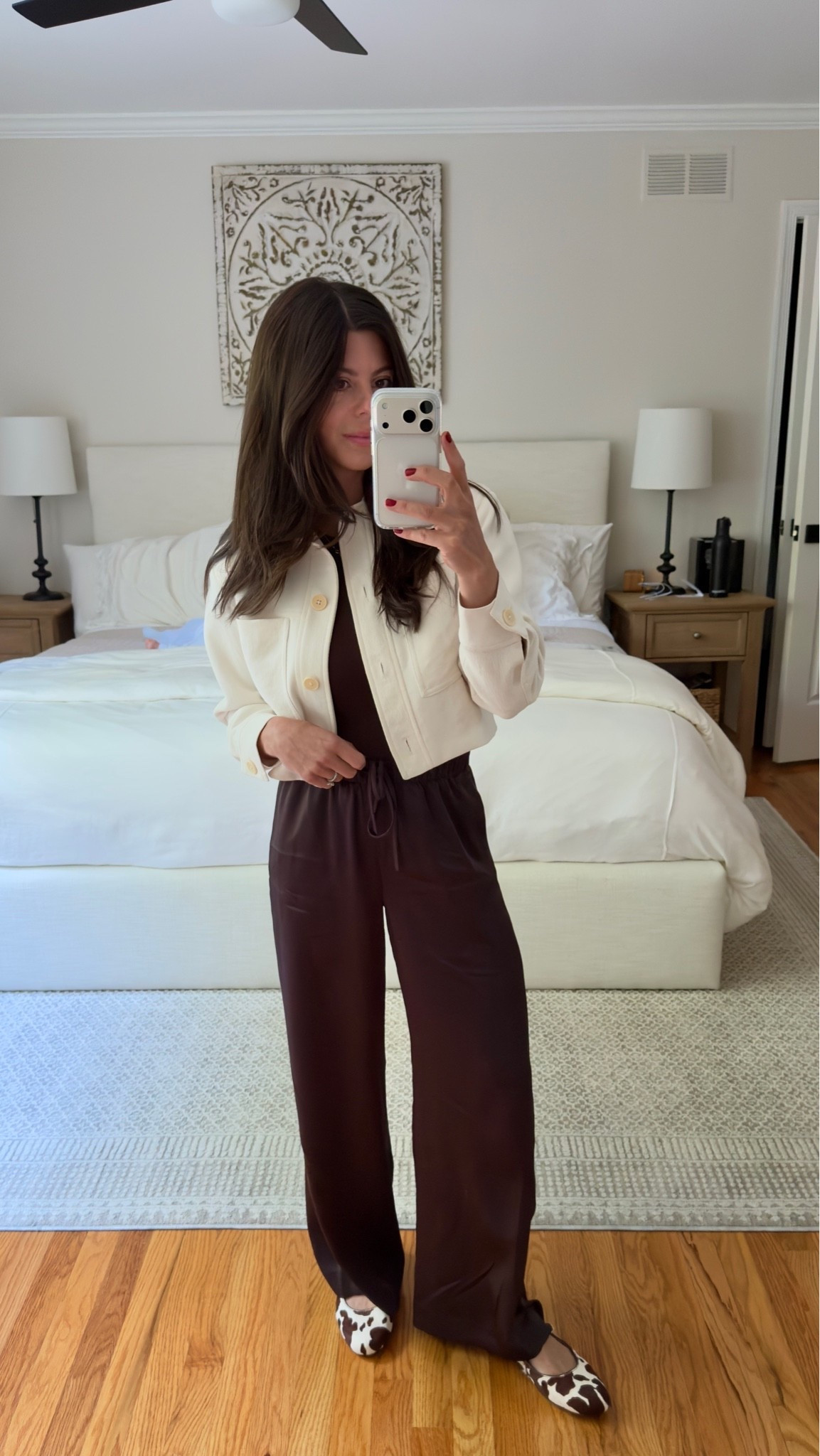Everyday outfit! These flats are currently on sale @Aritzia @anntaylorcor