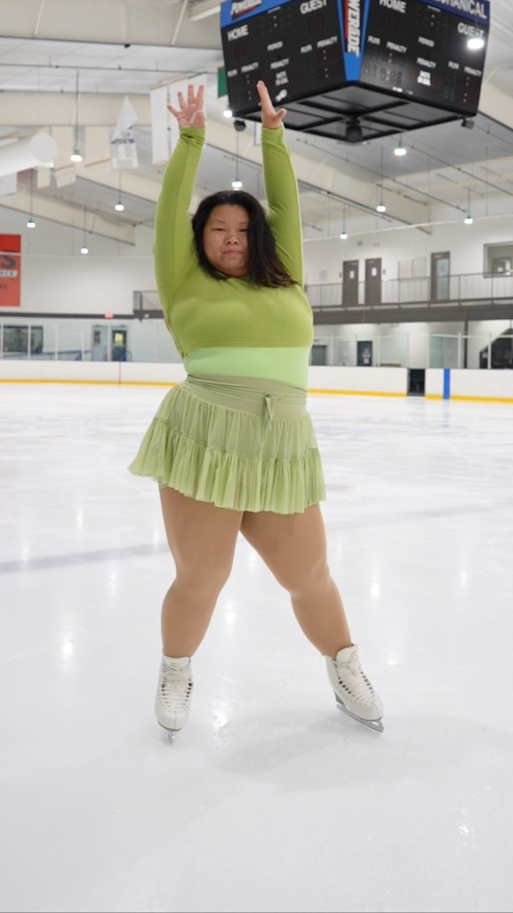 leo rutte dance
long sleeve halara 

#LTKMidsize #LTKPlusSize #LTKActive