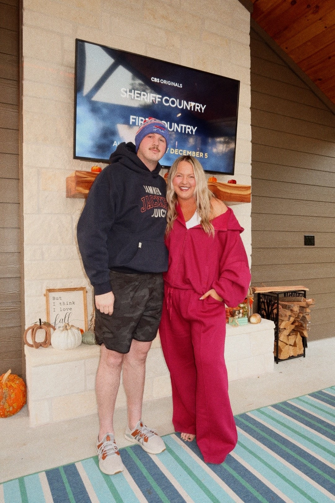 Size 2x in both! 

#LTKPlusSize #LTKGiftGuide #LTKHoliday