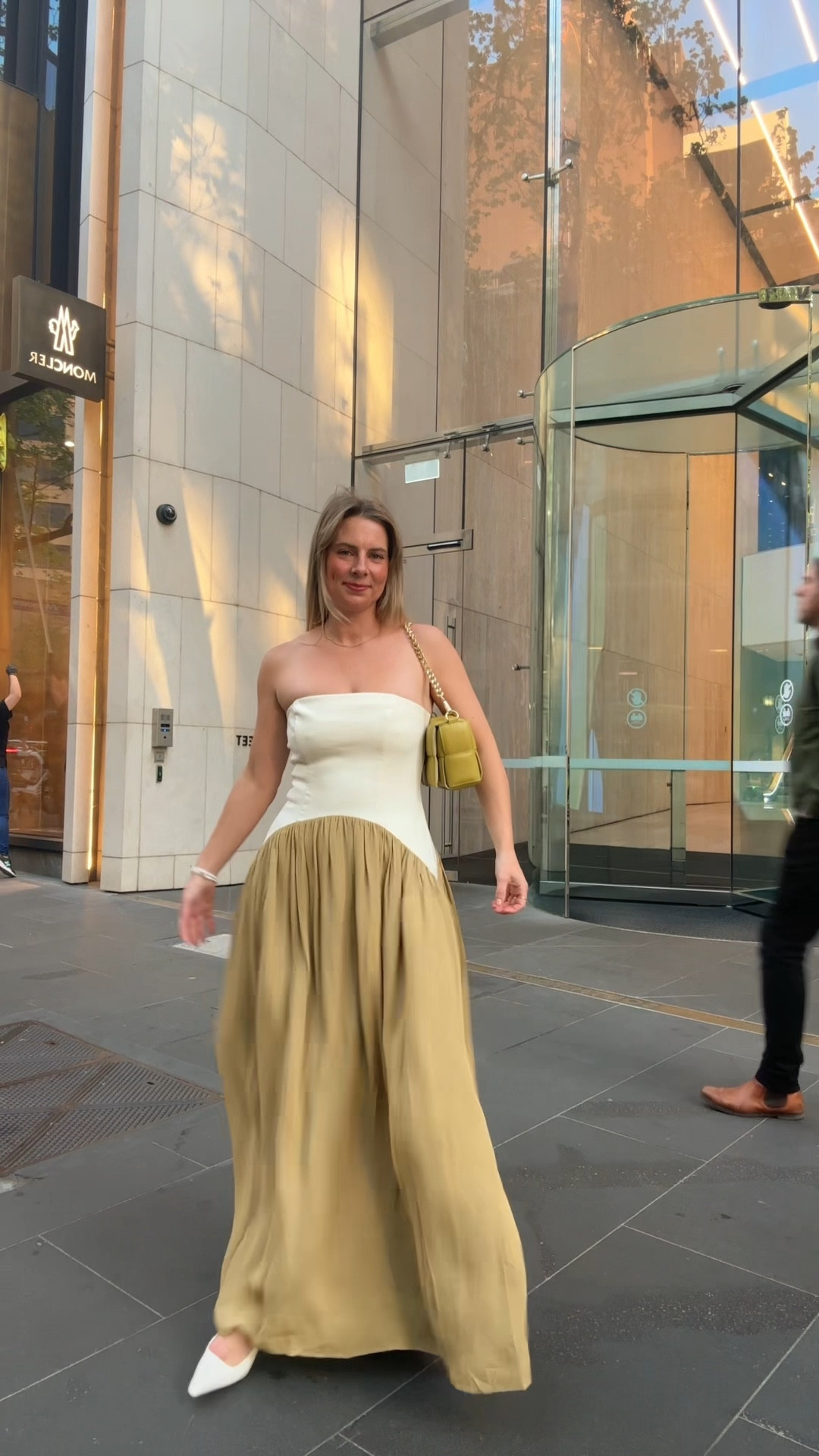 This strapless two tone drop waist dress is currently on 30% off 👊🏻 it’s true to size, I am wearing a 10 

#LTKsale #LTKaustralia #LTKspring