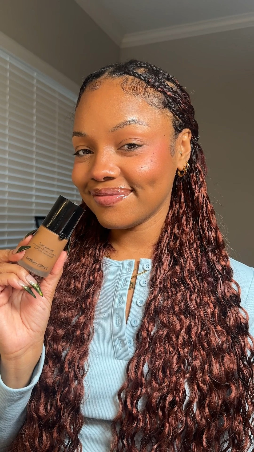 If you’ve been looking for a foundation that makes your skin glow without the cake… this is it. Armani Luminous Silk = perfection ✨ #LTKBeauty 


#LTKBeauty #LTKGiftGuide #LTKgrwm