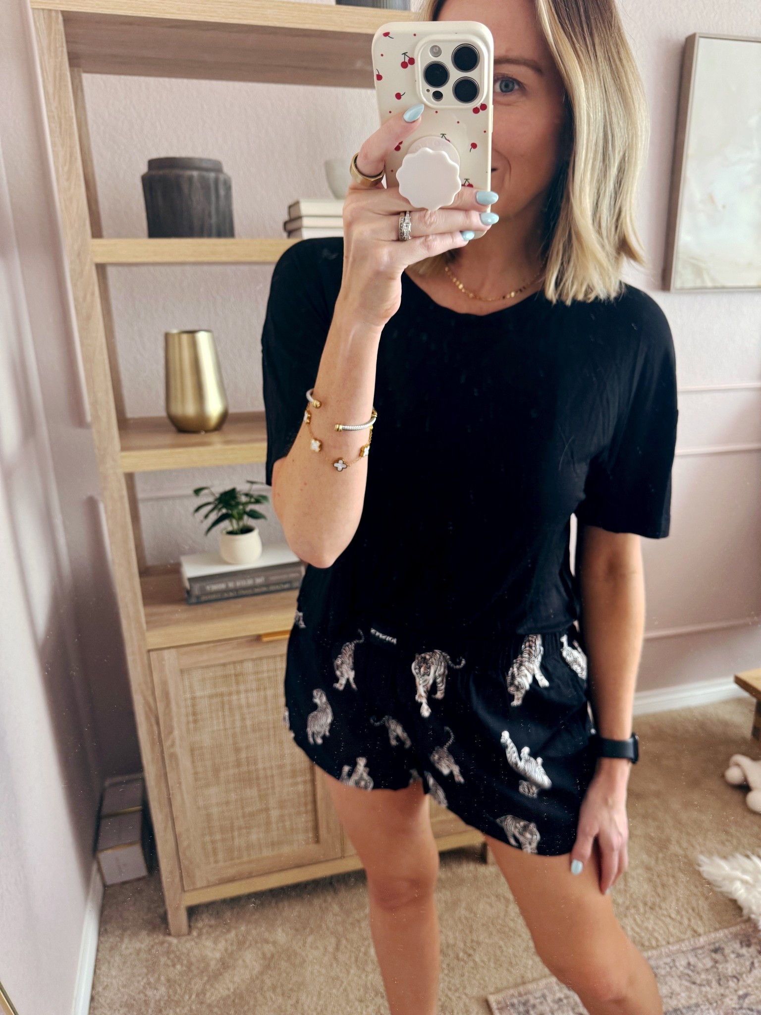 🐅🖤pajama/loungewear set is 🔥!! $8 and $10 confies I’ve been wearing all week!🤫🙌
TTS wearing medium
**BONUS—I notice these black shorts attract the LEAST amount of pet hair and lint!

#LTKActive #LTKSaleAlert #LTKFindsUnder50