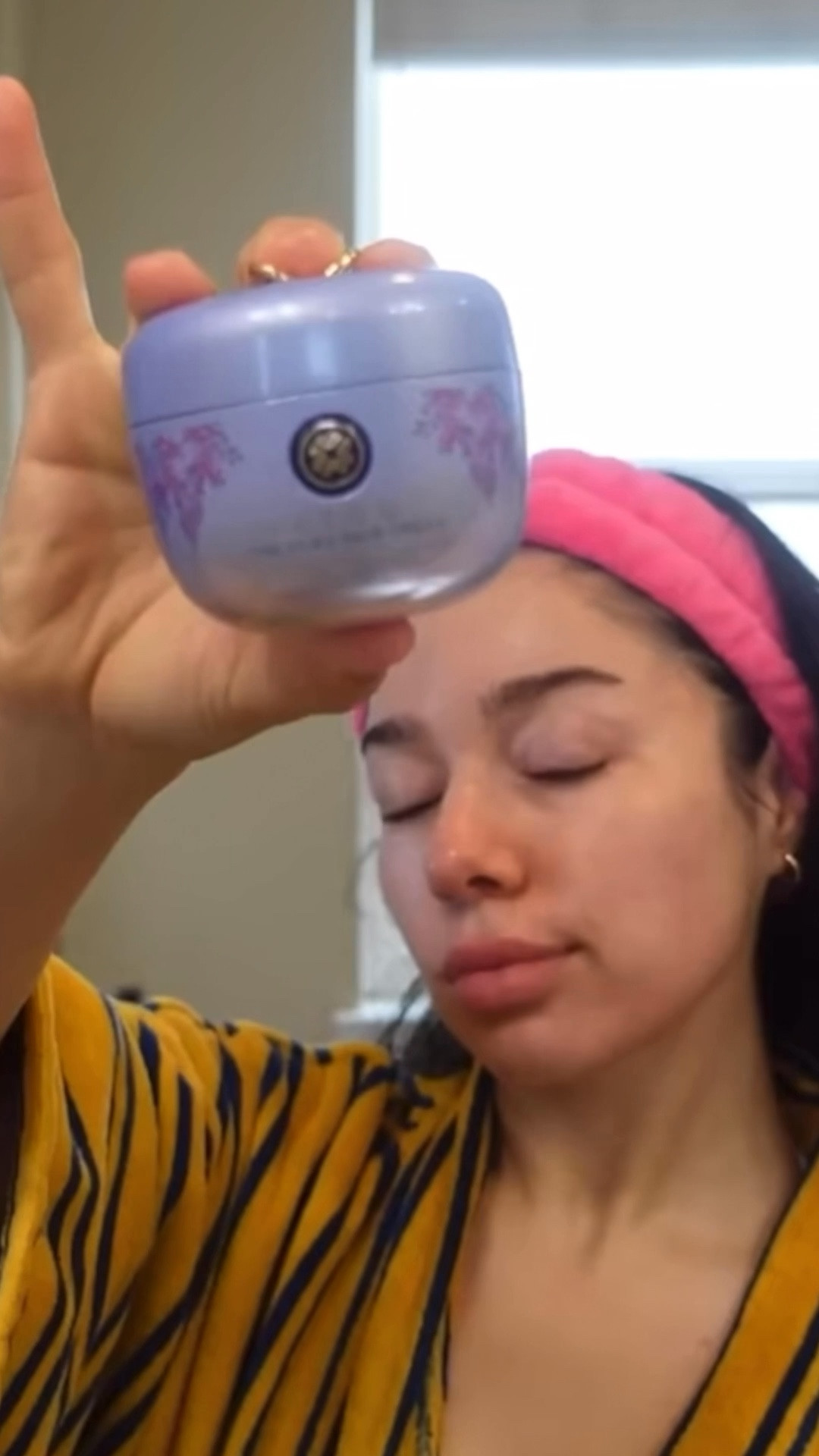 SKINCARE🫧 
some of my go2 favorites for glowy, hydrated, skin !🎀☀️

#LTKVideo #LTKfitness #LTKbeauty