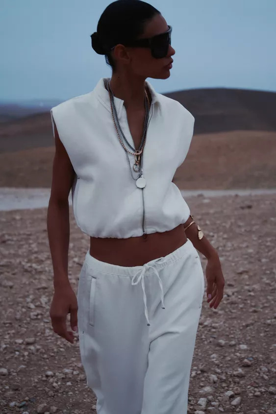 TOPSTITCHING ELASTIC HEM VEST | Zara US