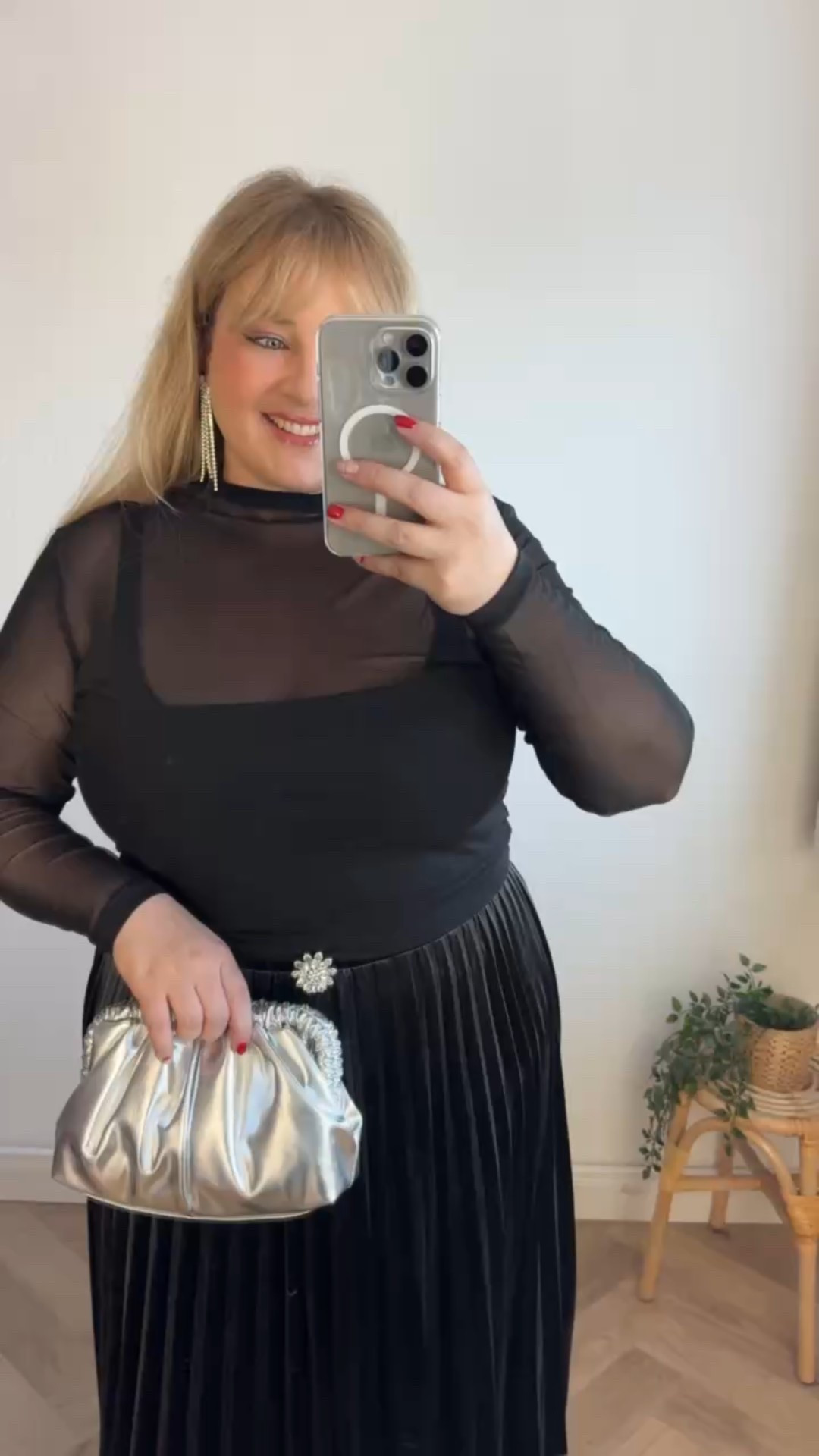 Black & silver 🖤

Code: SANDRA
15% Rabatt auf alles bis einschl. 19.12.2025, einmalig einlösbar pro Kundin, gilt in DE App & Webshop

#mesh #rock #festive 


#LTKdeutschland #LTKwinter #LTKdatenight