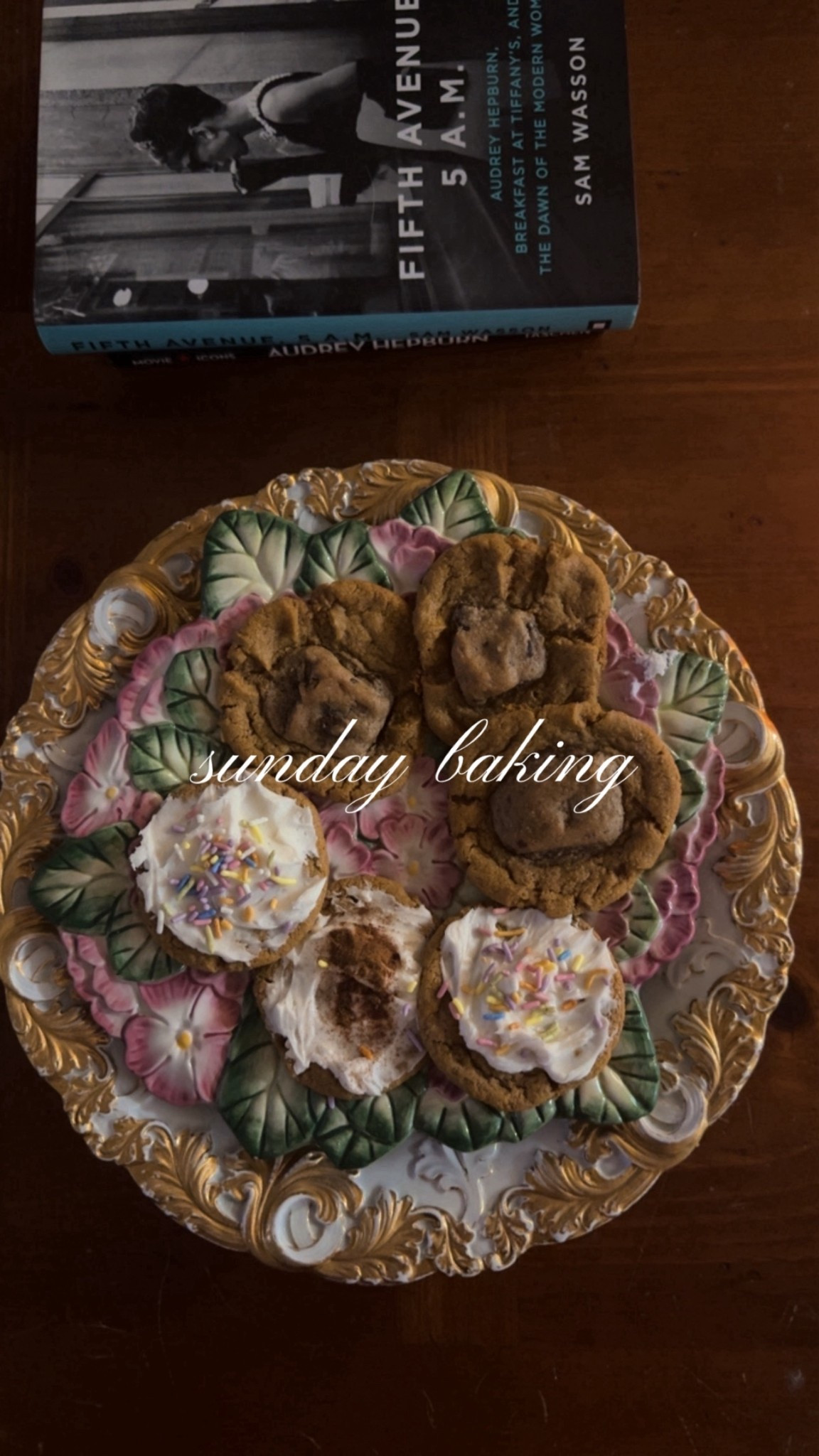 Sweet Loren’s pumpkin spice & chocolate chip cookies & pumpkin spice with cream cheese frosting & sprinkles🍂🧁🫶🏻🎃💓🌟