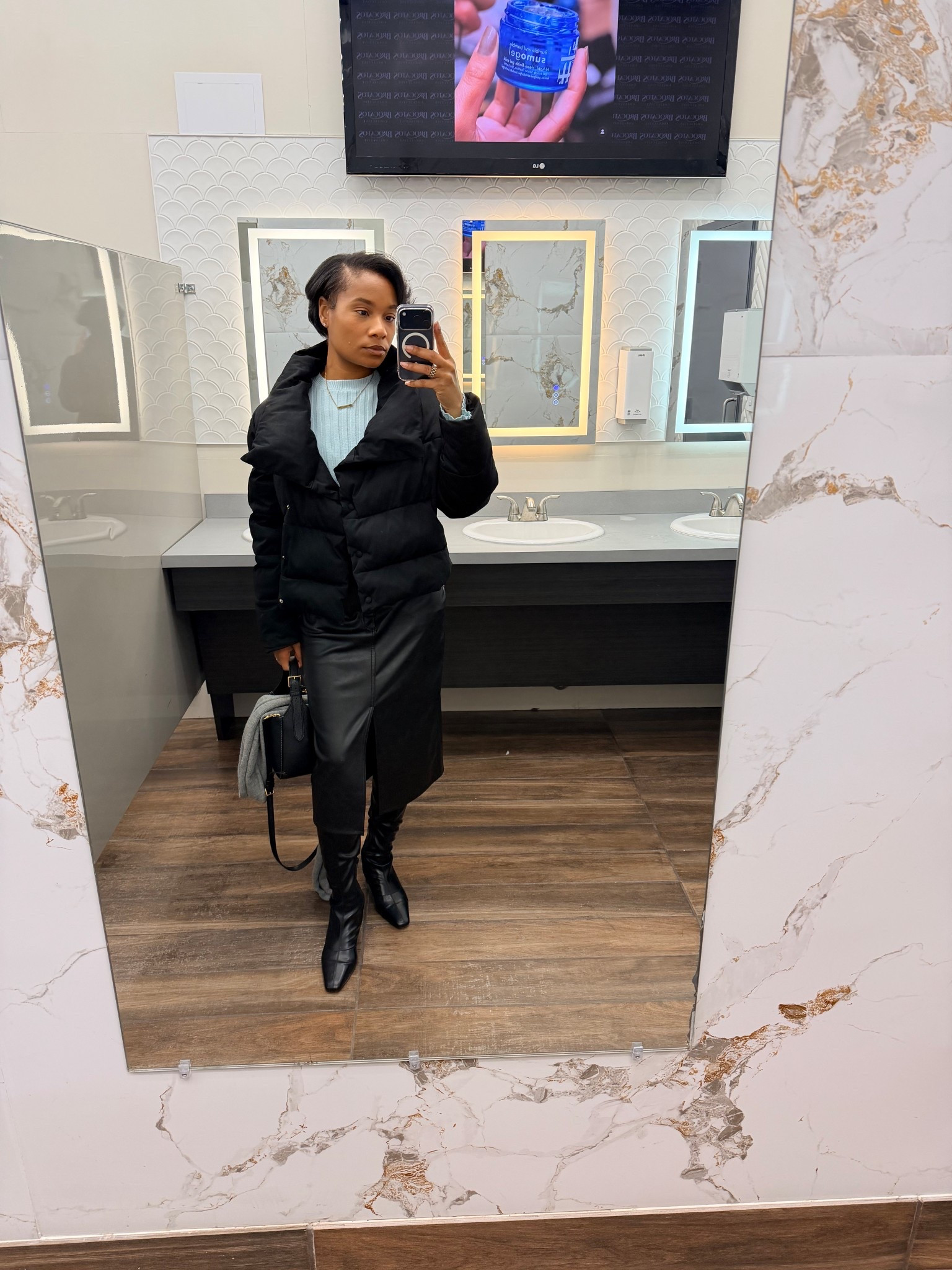 Valentine’s Day ootd: This leather skirt and boot combo is my new favorite. The cropped sweater is from a skirt set and was super comfy! 

#LTKNYFW #LTKPetite #LTKootd