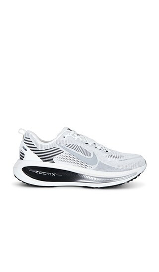 Nike Vomero 18 Rr in White. - size 10 | Revolve Clothing (Global)