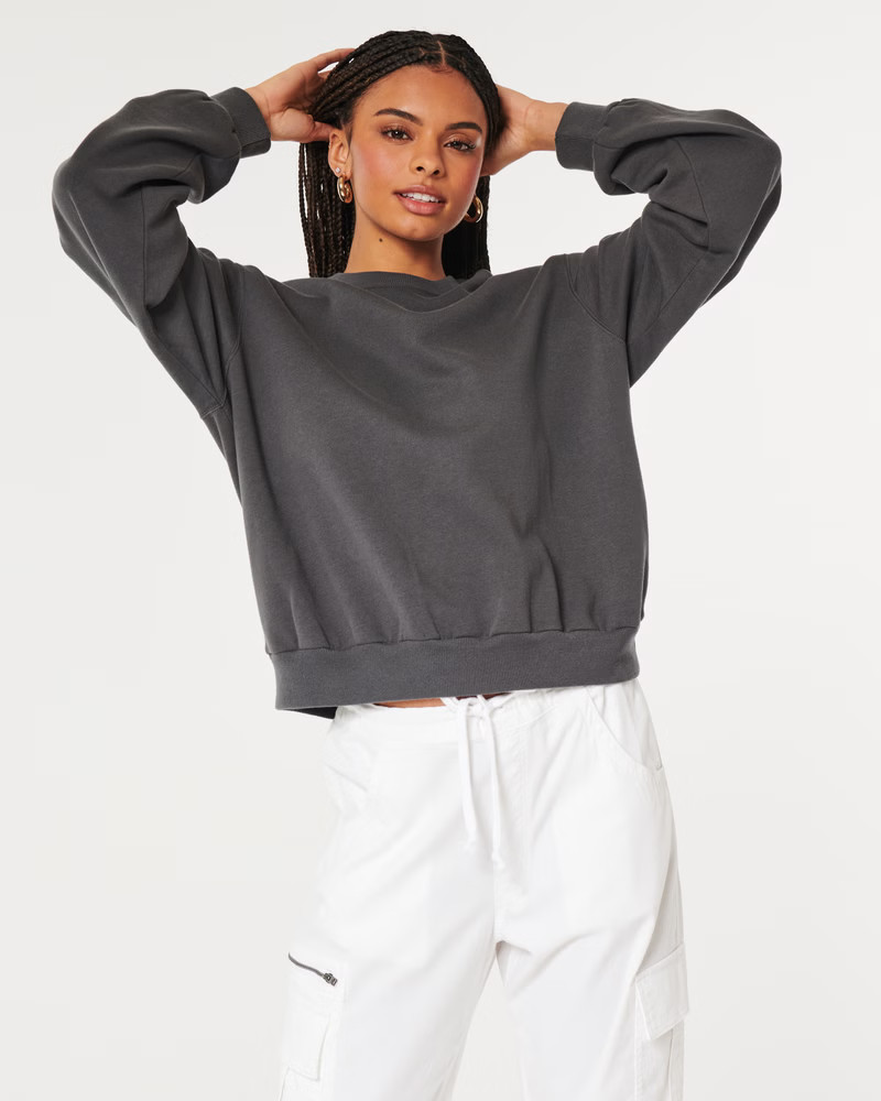 Feel Good Easy Crew Sweatshirt | Hollister (US)