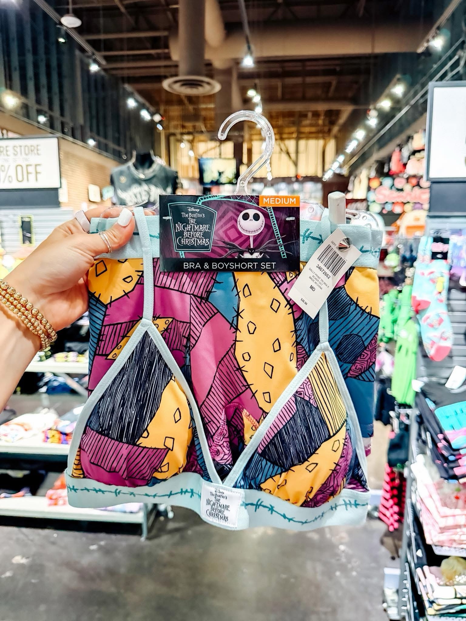 Low key obsessed 🖤🪡 This Sally set from The Nightmare Before Christmas at Hot Topic is giving spooky cute in the best way 💀✨

#HotTopicFinds #NightmareBeforeChristmas #SallyStyle #SpookyCute #AltStyle #DisneyStyle #CuteAndEdgy #LoungeSet #Obsessed