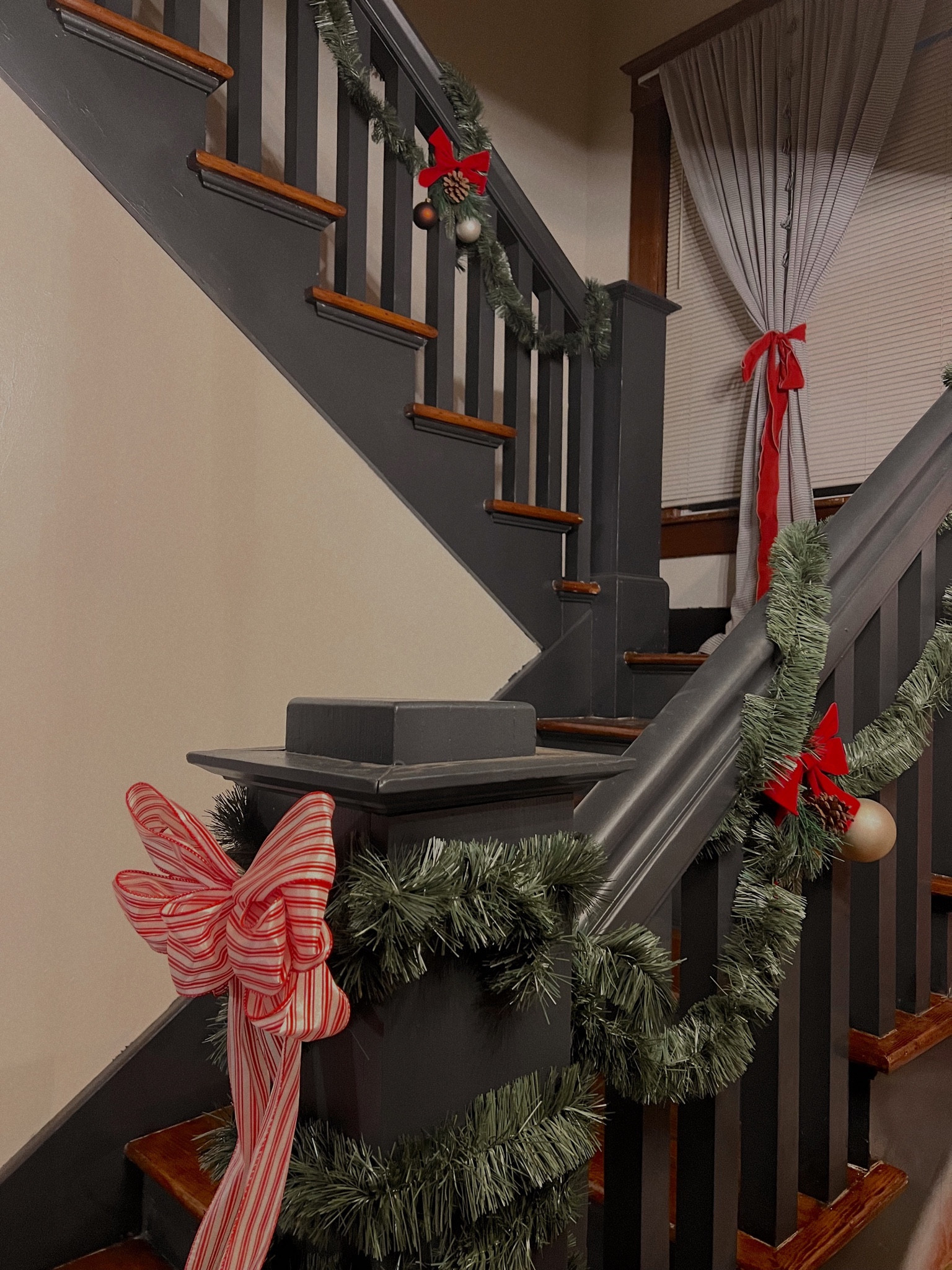 Staircase update!!!!

#LTKGiftGuide #LTKSeasonal #LTKhome