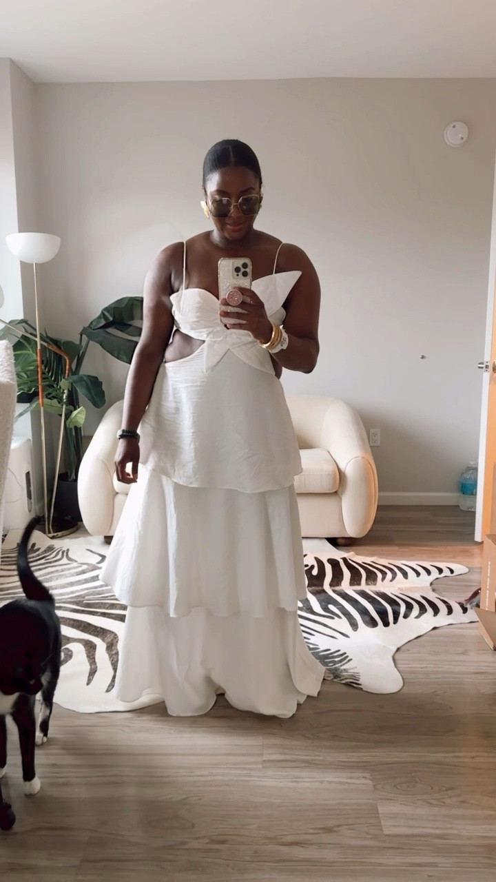 This dress is so perfect! I’m wearing an XL but there is soooo much extra space in the bottom.

#LTKSeasonal #LTKcurves