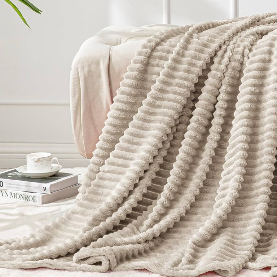 BEDELITE Fleece Blanket Twin Size – 3D Ribbed Jacquard Soft and Warm Decorative Fuzzy Blankets ... | Amazon (US)