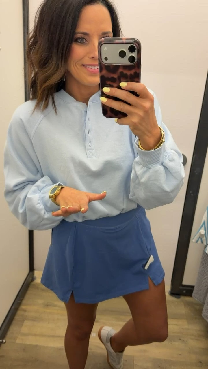 okay this might be my new go-to outfit 💙
so comfortable, cute, and easy to throw on… perfect for busy days or on the go
#athleisurewear #springstyle #casualchic #sportyoutfit #ltkseasonal