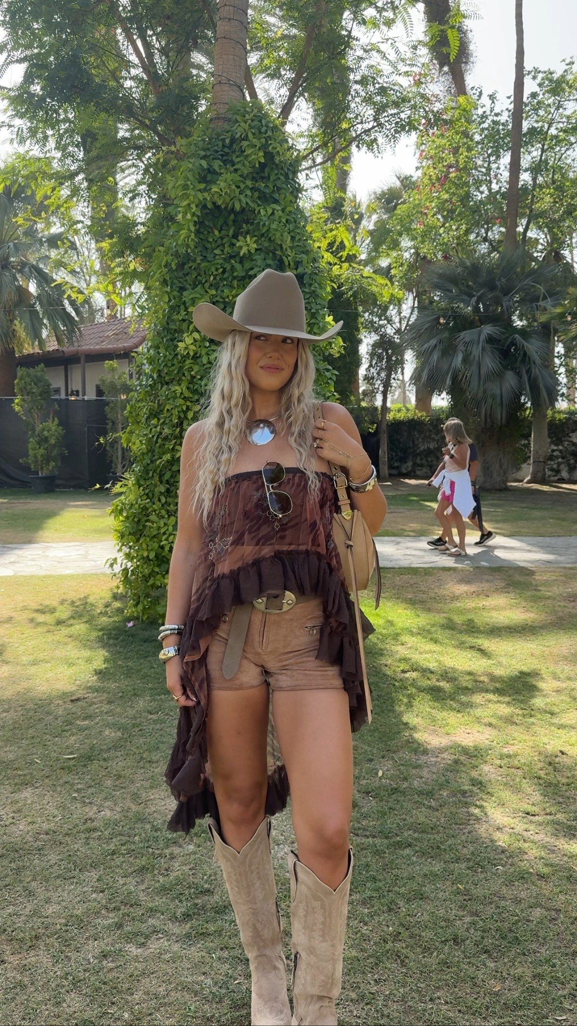 stagecoach day one! everything exact, but suede shorts are old from blank nyc :)

code KIRA15 for hat

#LTKSaleAlert #LTKStyleTip #LTKFestival