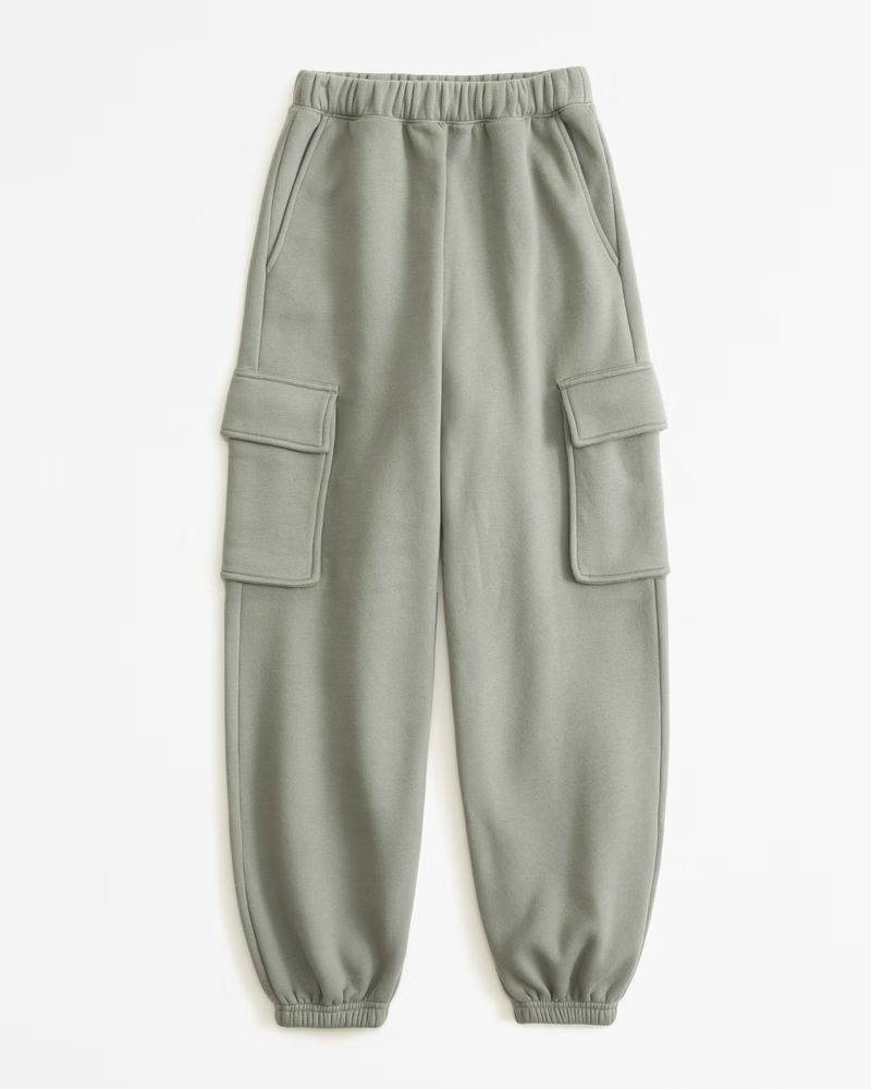 Women's Essential Oversized Cargo Sunday Sweatpant | Women's New Arrivals | Abercrombie.com | Abercrombie & Fitch (US)