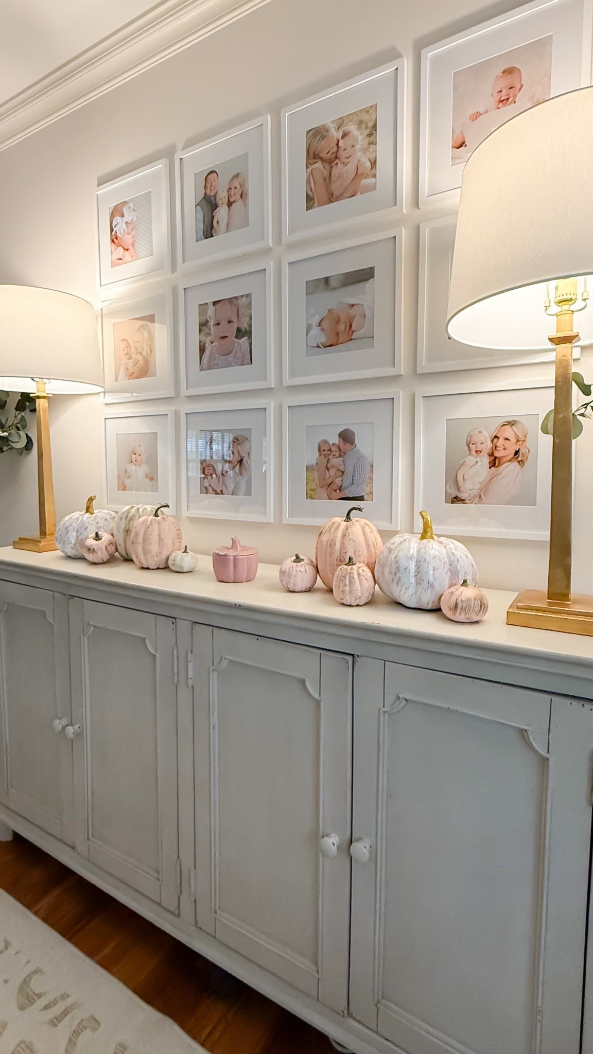 My fall office decor! Also this is the easiest gallery wall ever 🙌🏻 