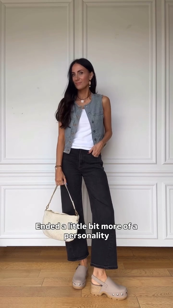 Better than basic today because of the accessories. This new earring of the month at @nickelandsuede can make every outfit feel a little more fall- she’s classic but also special. Linking the look in LTK.