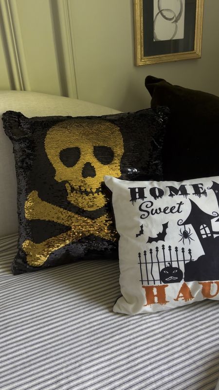 My son loves to play with his pillow before bed. It’s so fun because you can switch the colors to match your decor. 


@lushdecorhome throw pillow Halloween autumn fall bedroom

#LTKSeasonal #LTKfindsunder50 #LTKHalloween