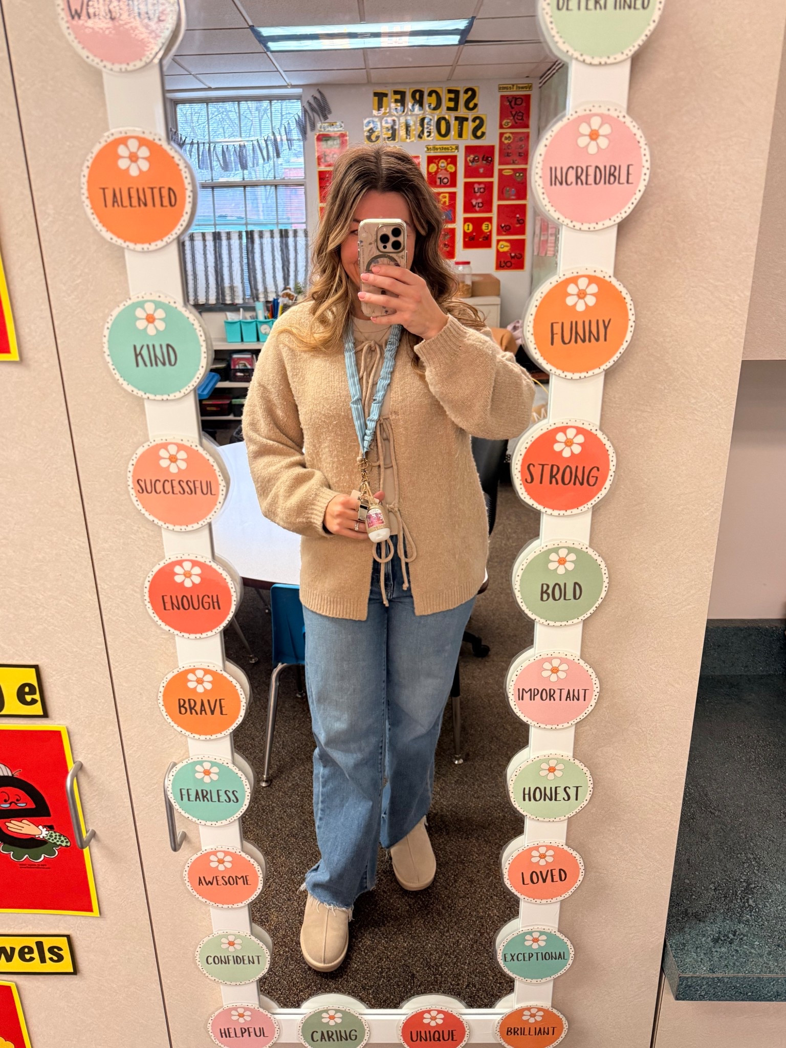 Teacher Outfit of the day👩🏼‍🏫🍂

#teacher #capsulewardrobe #outfitinspo #fallfashion #ootd

#LTKHoliday #LTKdayinmylife #LTKootd