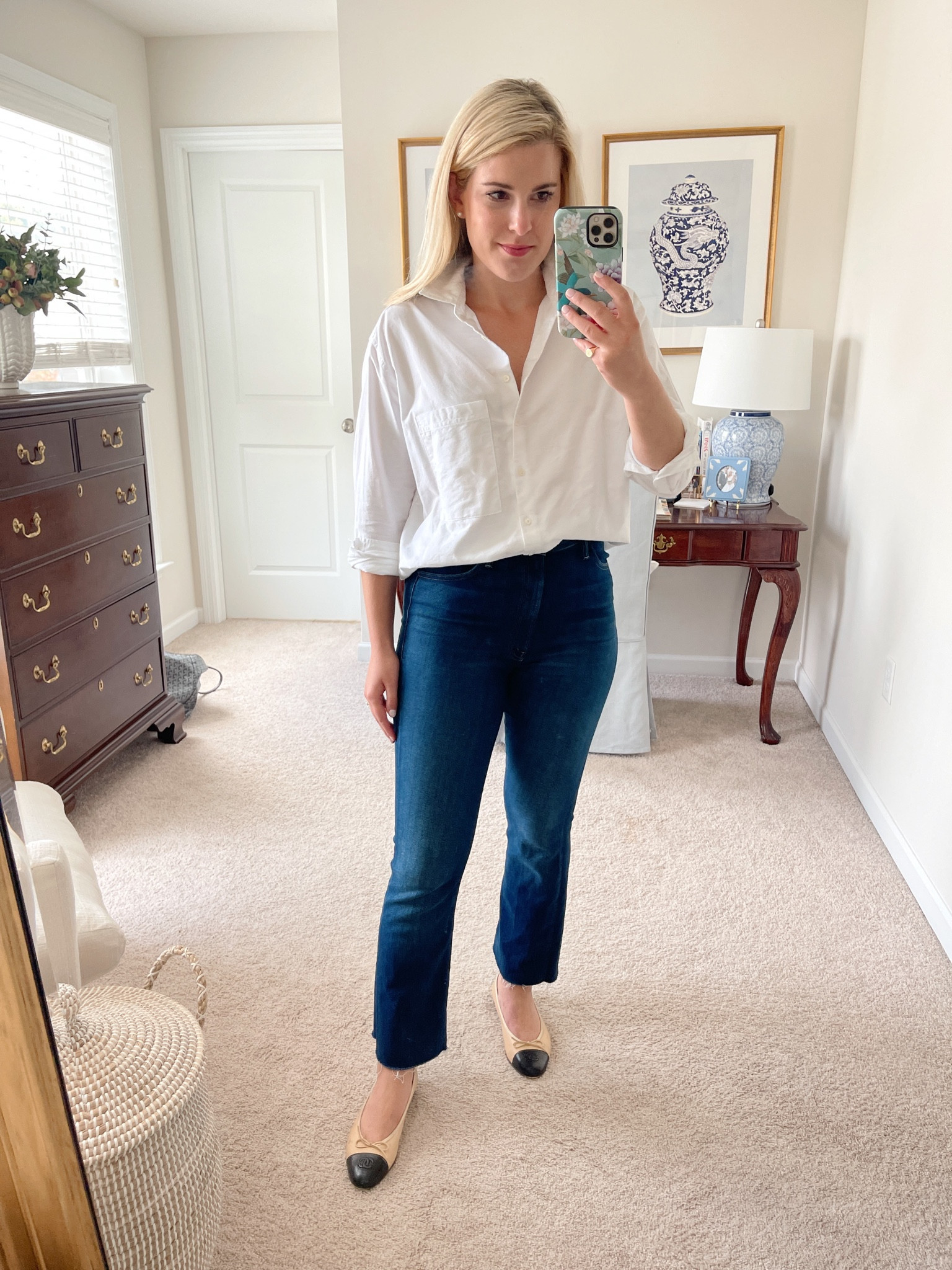 Sharing these mother brand jeans as a part of my denim series! They fit true to size! 