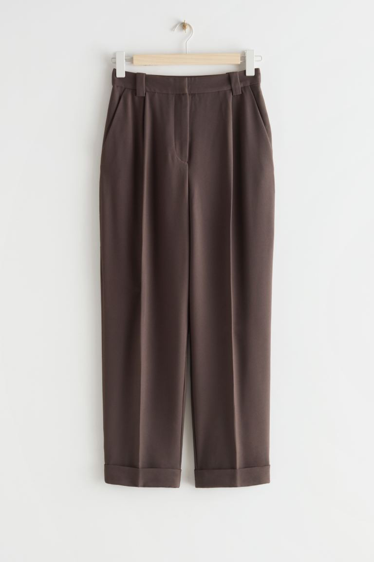 Schmal zulaufende High-Rise-Hose - Dunkelbraun - Ladies | H&M AT | H&M (DE, AT, CH, NL, FI)