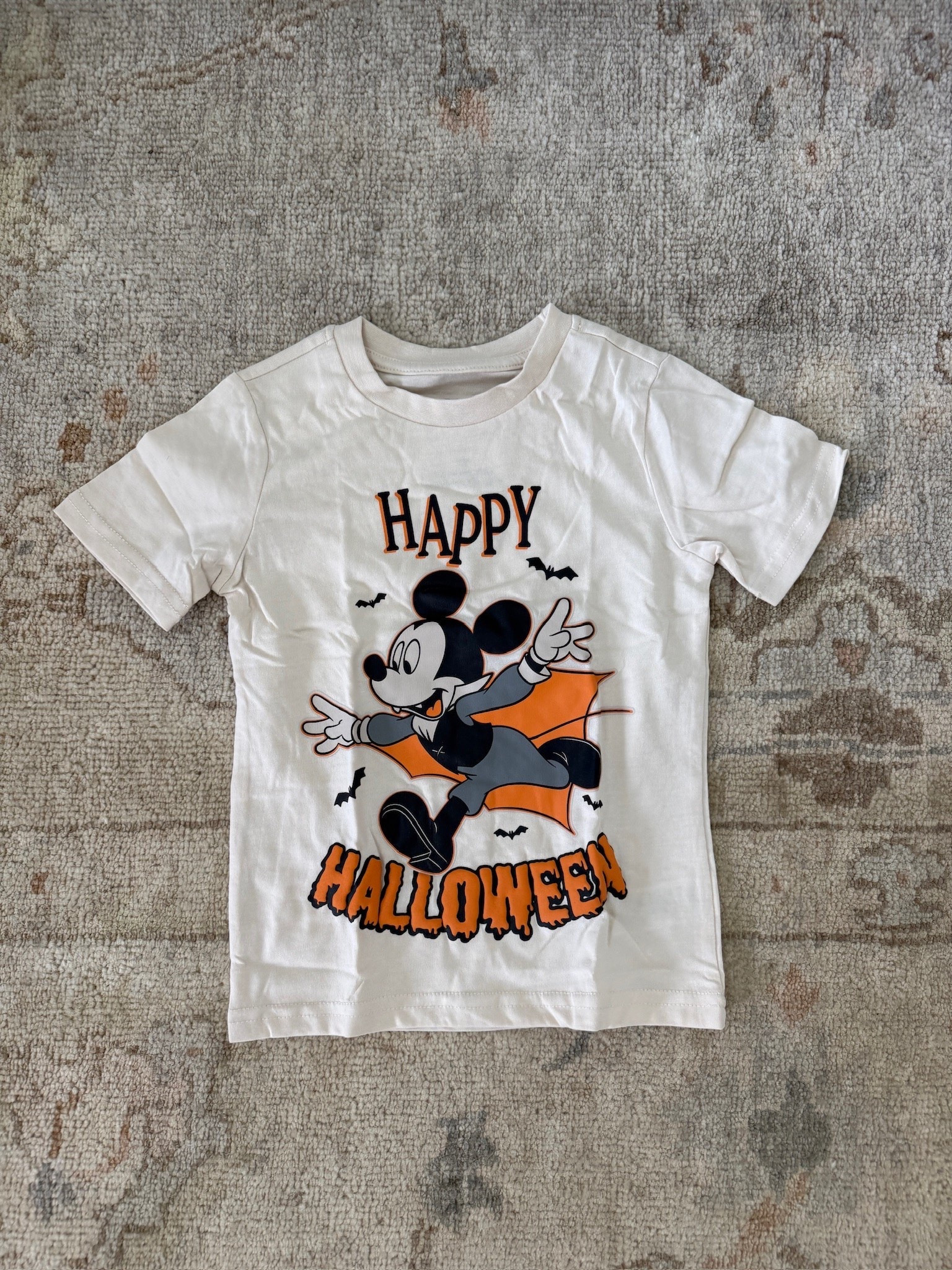 Mickey kids shirt 🎃

Mickey shirt, Mickey kids shirts, Disney trip, Disney kids fashion, Disney trip outfits for kids, boy mom, grace white