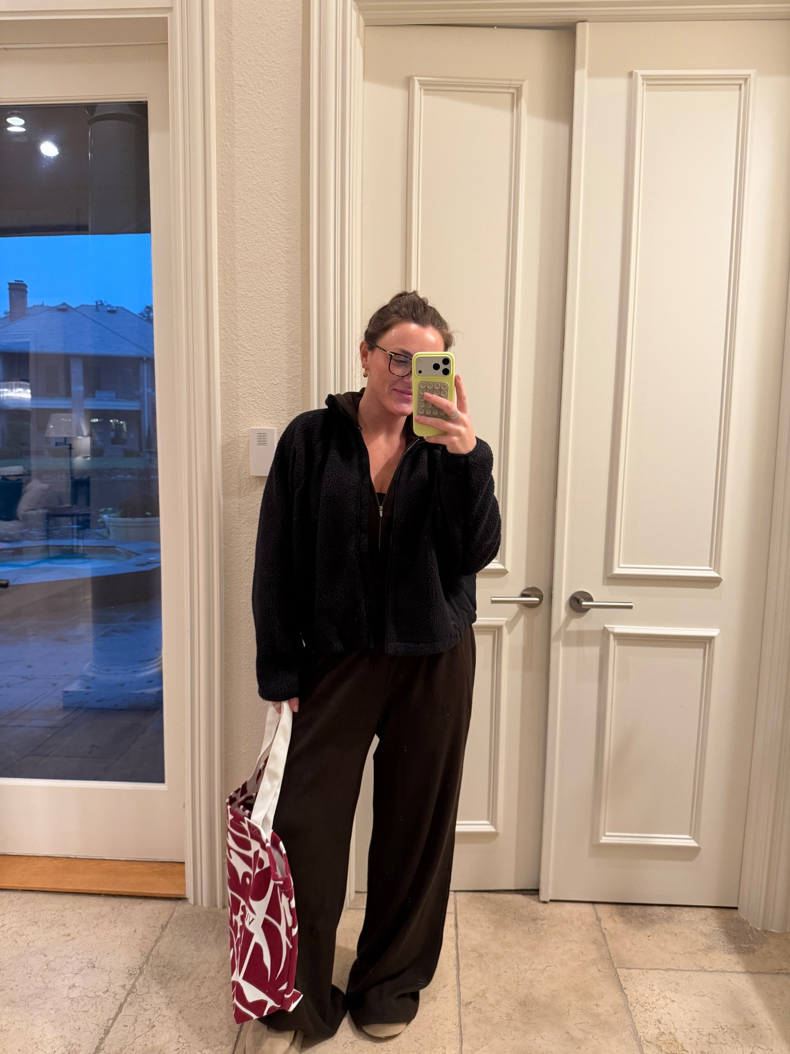 Granite Half Zip in Large
Granite Foldover Straight Leg in Large
Tote is a gift with purchase when you spend $250

@vuoriclothing #vuoripartner