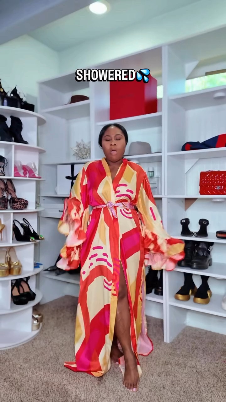 DATE NIGHT✅

Let’s get ready to go out with Daddy Sam! After almost 12 years of marriage and two kids, finding alone time with each other is hard work…but very important! Continue to date even after marriage 

#datenightoutfit #grwmoutfit #littleblackdress #zhivago #fordfamily