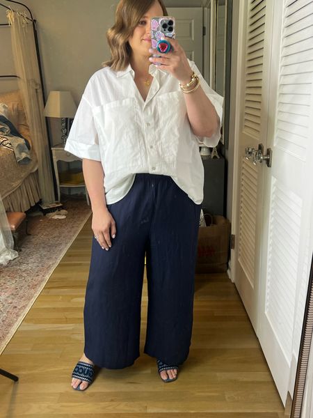 Absolutely loving these elastic waist pants! Fit true to size! 