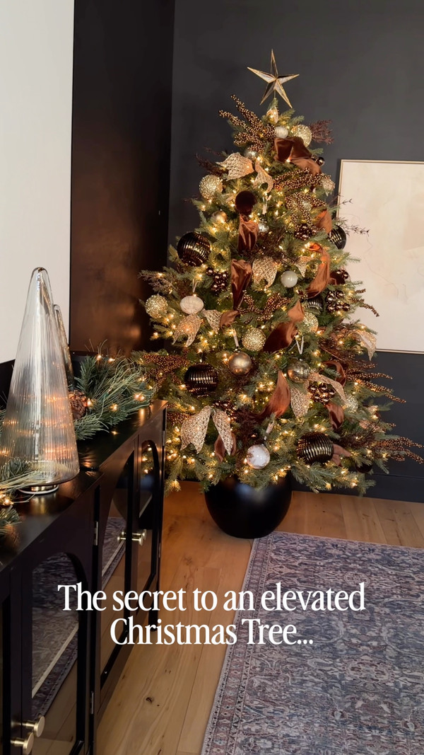 Our warm modern Christmas tree is finally finished, and this might be my favorite one yet.