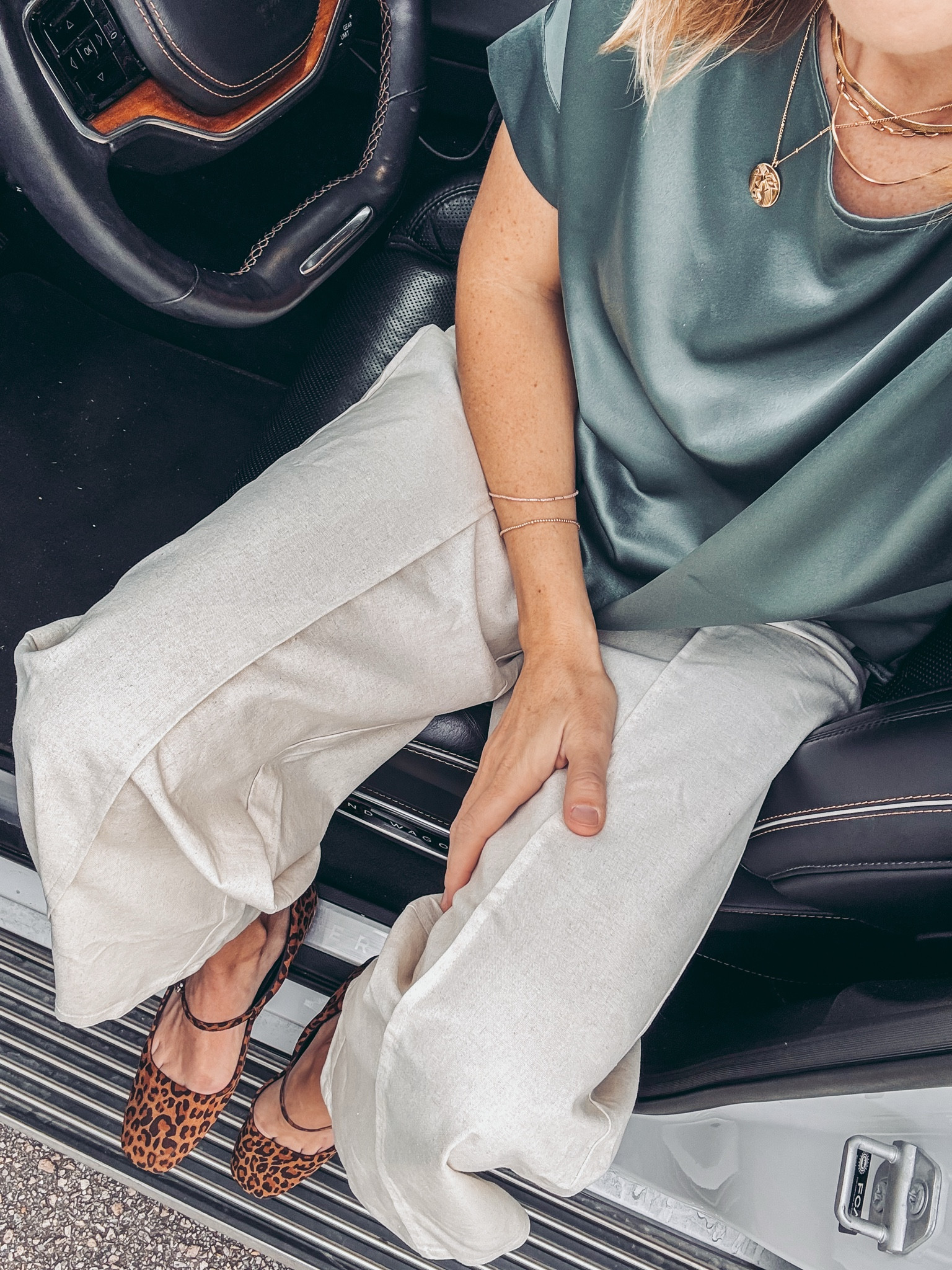 These pants are so flowy without losing the structure of your body and I love them so much to dress up or dress down! Wearing a medium in both pants and top. 

Still loving a little leopard print pop and these flats are comfy enough to wear all day plus they’re only $30! I have them in two different colors!

#LTKWorkwear #LTKStyleTip #LTKFindsUnder50