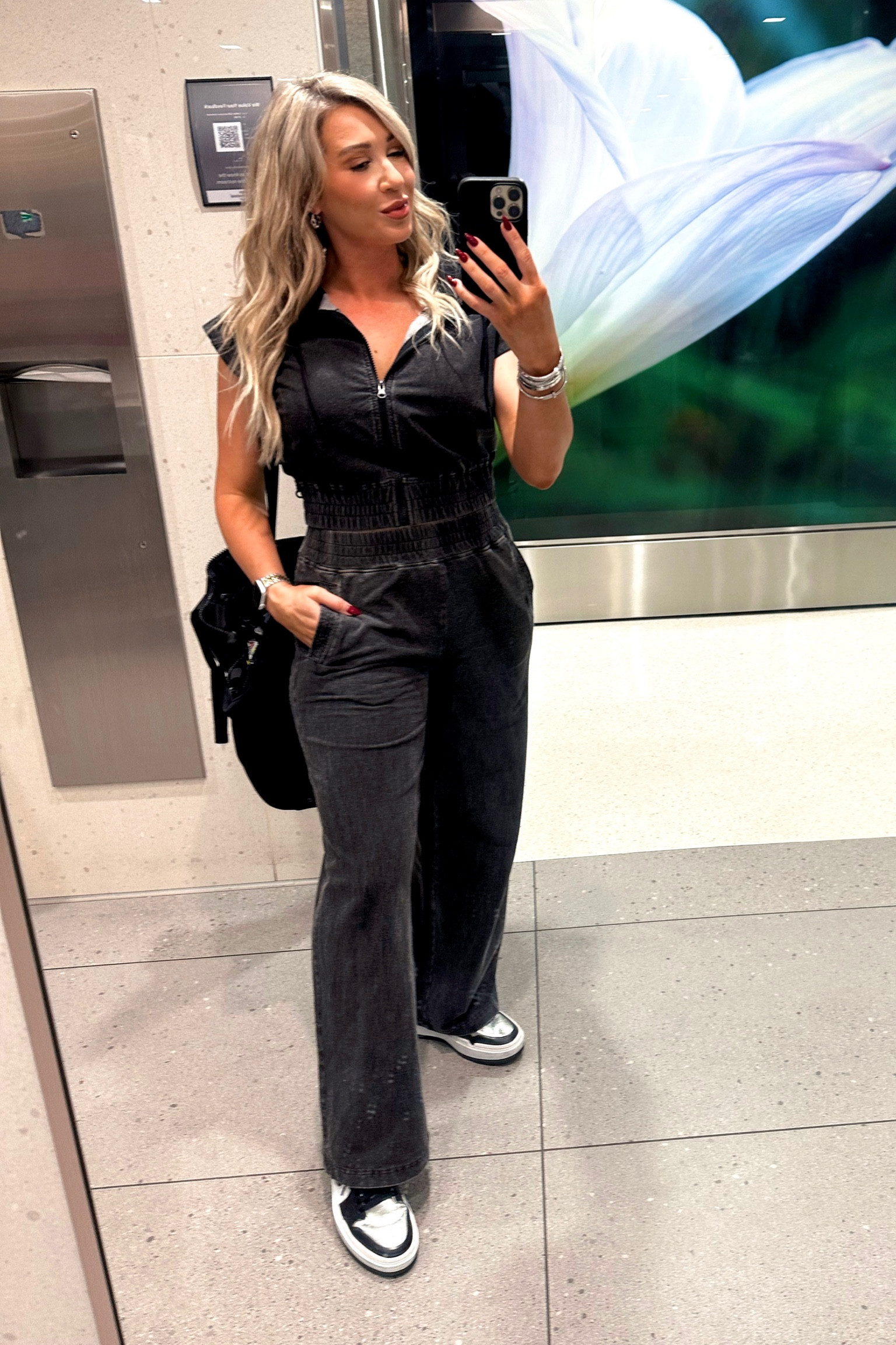 Travel day comfy outfit. Wearing mediums 