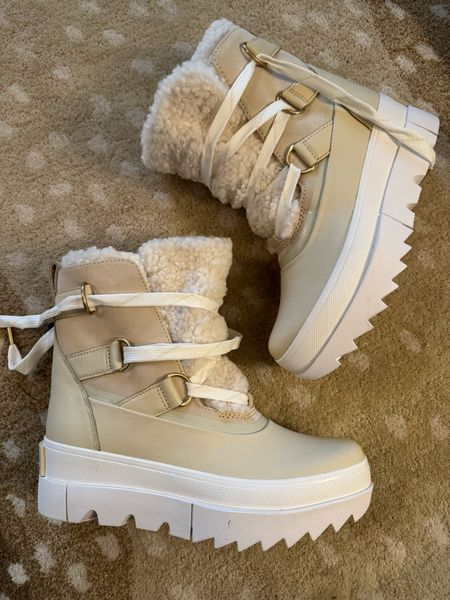 Snow boots on sale! 