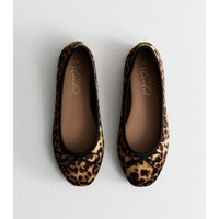Women's Wide Fit Stone Leopard Print Ballet Flats New Look | New Look (UK)