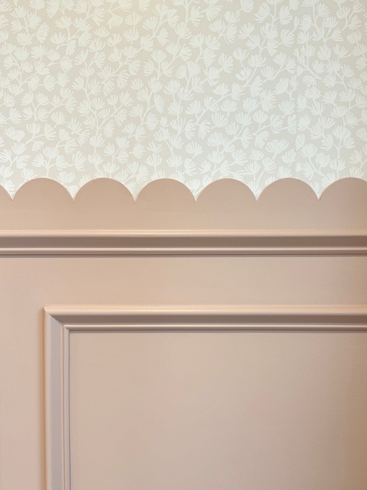 Trim details!! ✨ #nursery #nurseryreveal #scallopnursery #

#LTKKids #LTKHome #LTKBaby