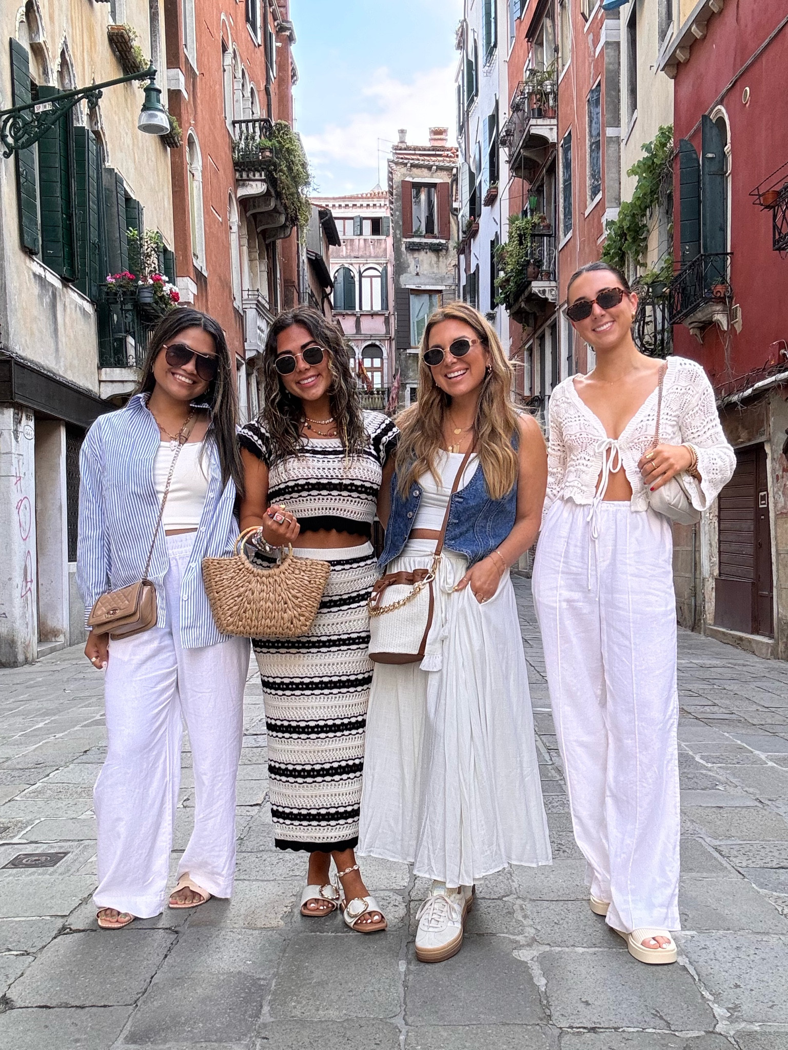 Day 1 in Venice 🫶🏼🇮🇹

#summeroutfits #vacationoutfit #summerstyle #italyoutfit 

#LTKFindsUnder50 #LTKTravel #LTKStyleTip