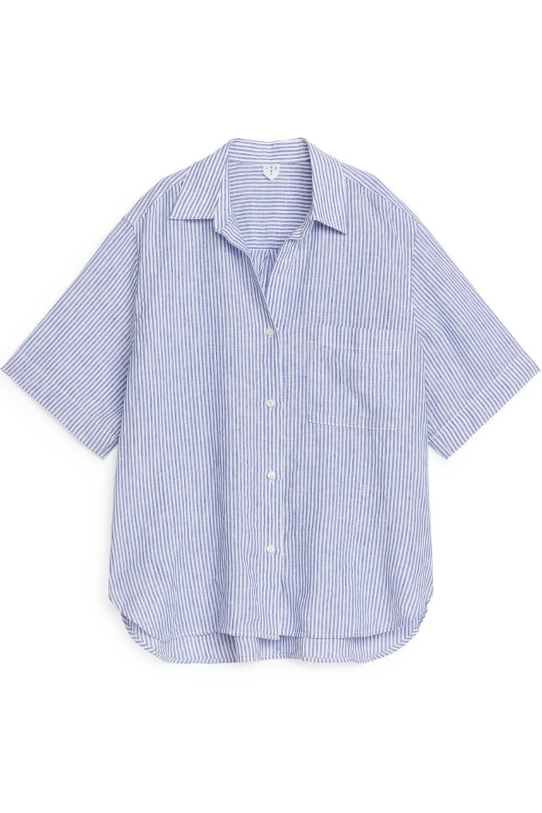 Leinenhemd mit kubanischem Kragen - Kurzarm - Normale Länge - Blau/Weiß - Ladies | H&M DE | H&M (DE, AT, CH, NL, FI)