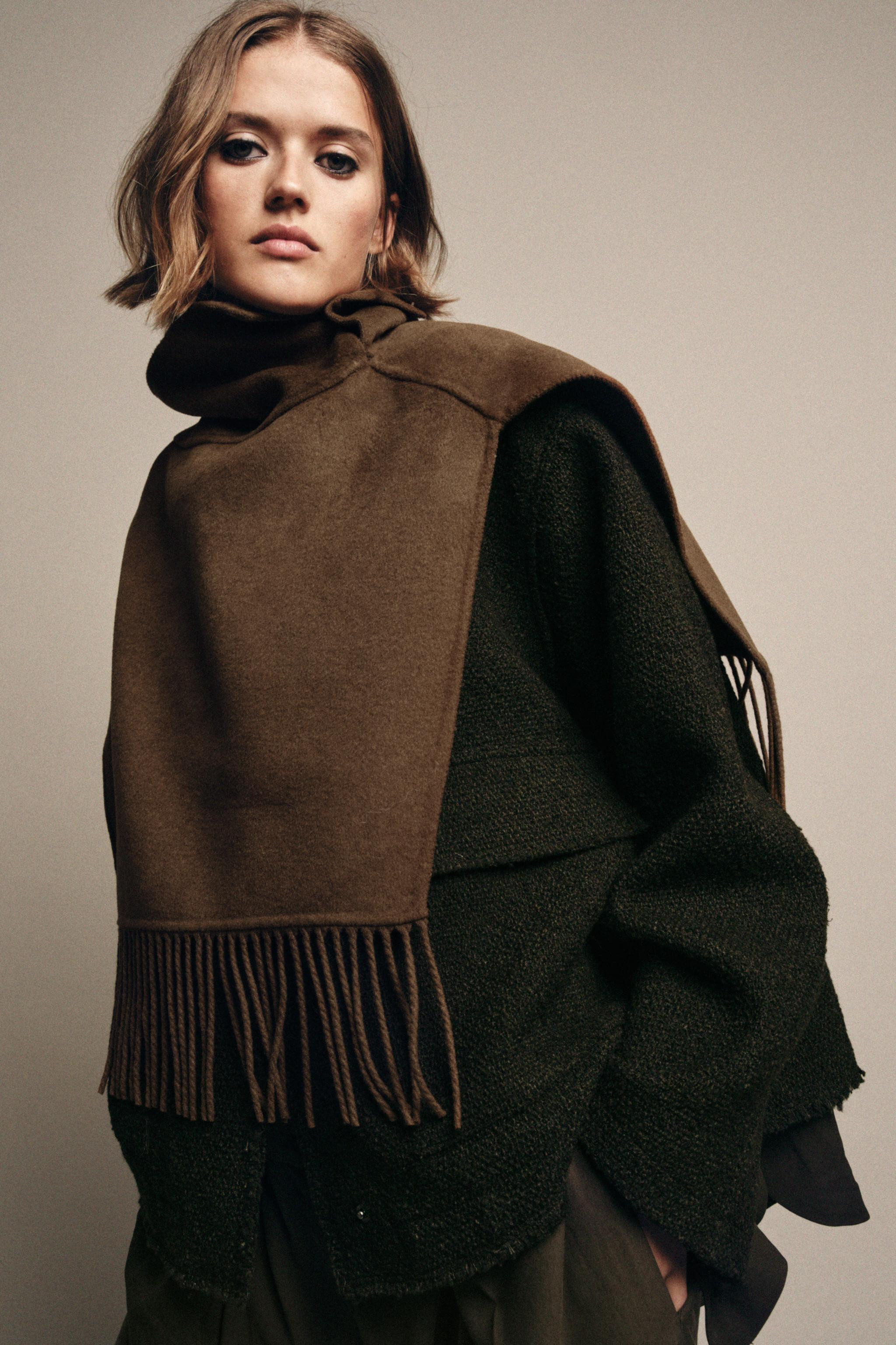 FRINGED WOOL SHORT CAPE | Zara US