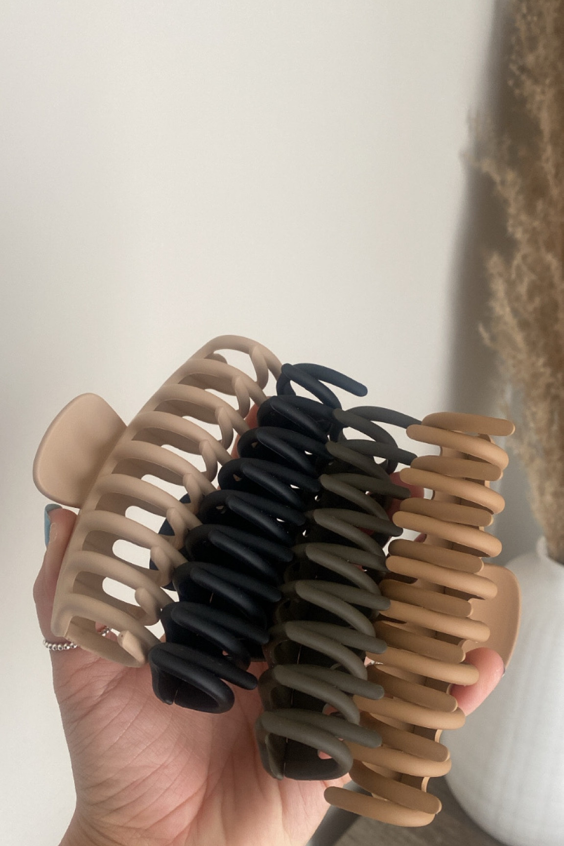 My recent amazon finds! Excited about my large amazon claw clips! On huuuuge sale right now!

Pinterest aesthetics, hair clip aesthetics

#LTKstyletip #LTKsalealert #LTKbeauty