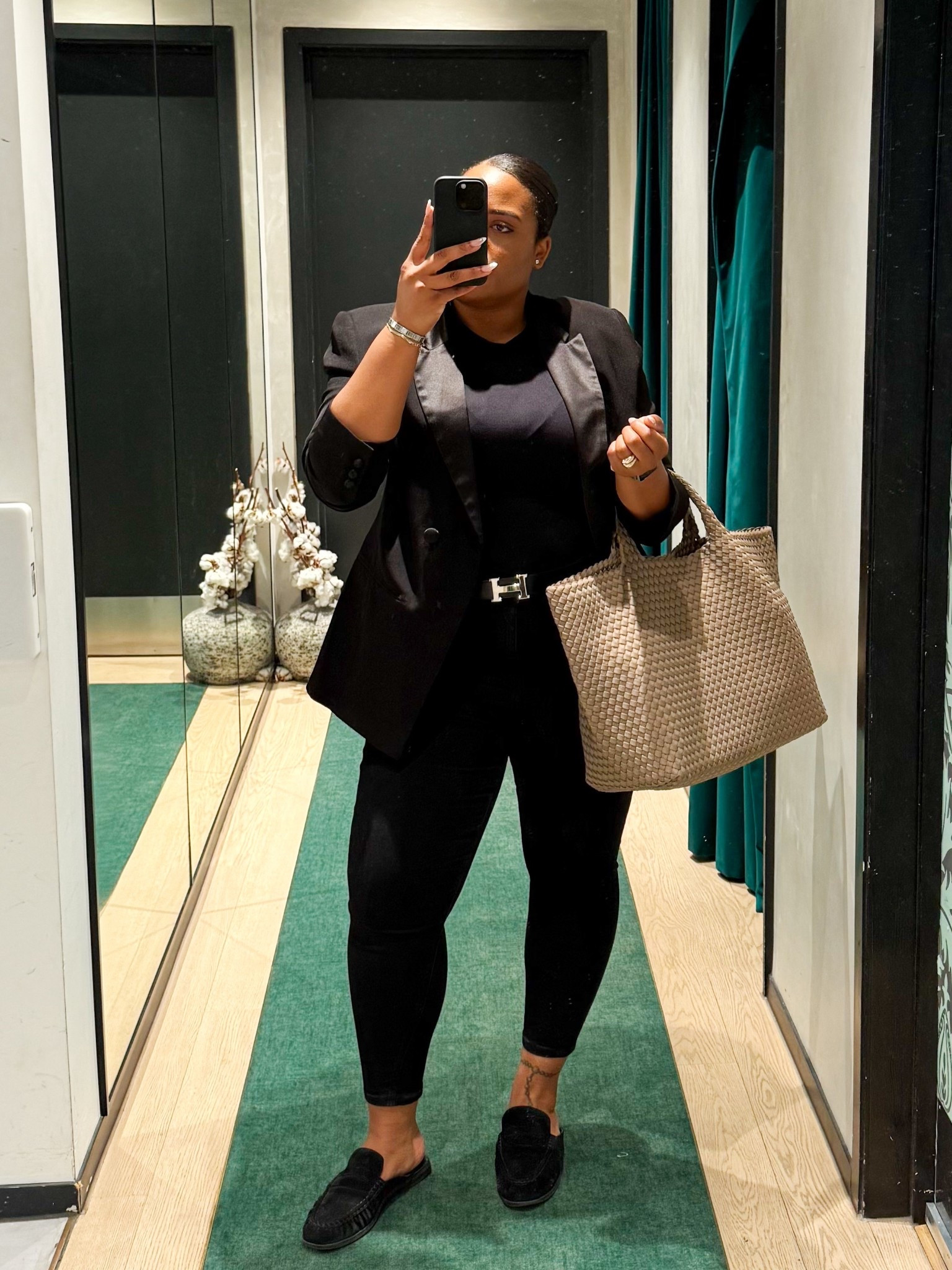 A fail safe all black work outfit, perfect for the office and when you don’t know what to wear!

Office outfits / work outfits / all black outfits

#LTKuk #LTKstyletip #LTKworkwear