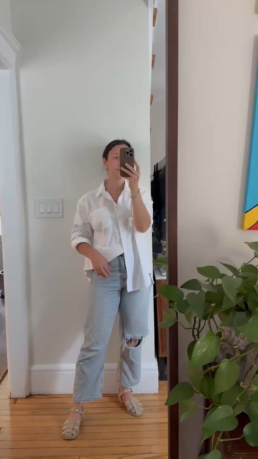 Sezane max shirt size 6, H&M jeans, Freda Salvador fisherman sandals I got a 1/2 up but I have wide-ish feet

Toddler mom outfits, mom ootd, classic outfits for moms 