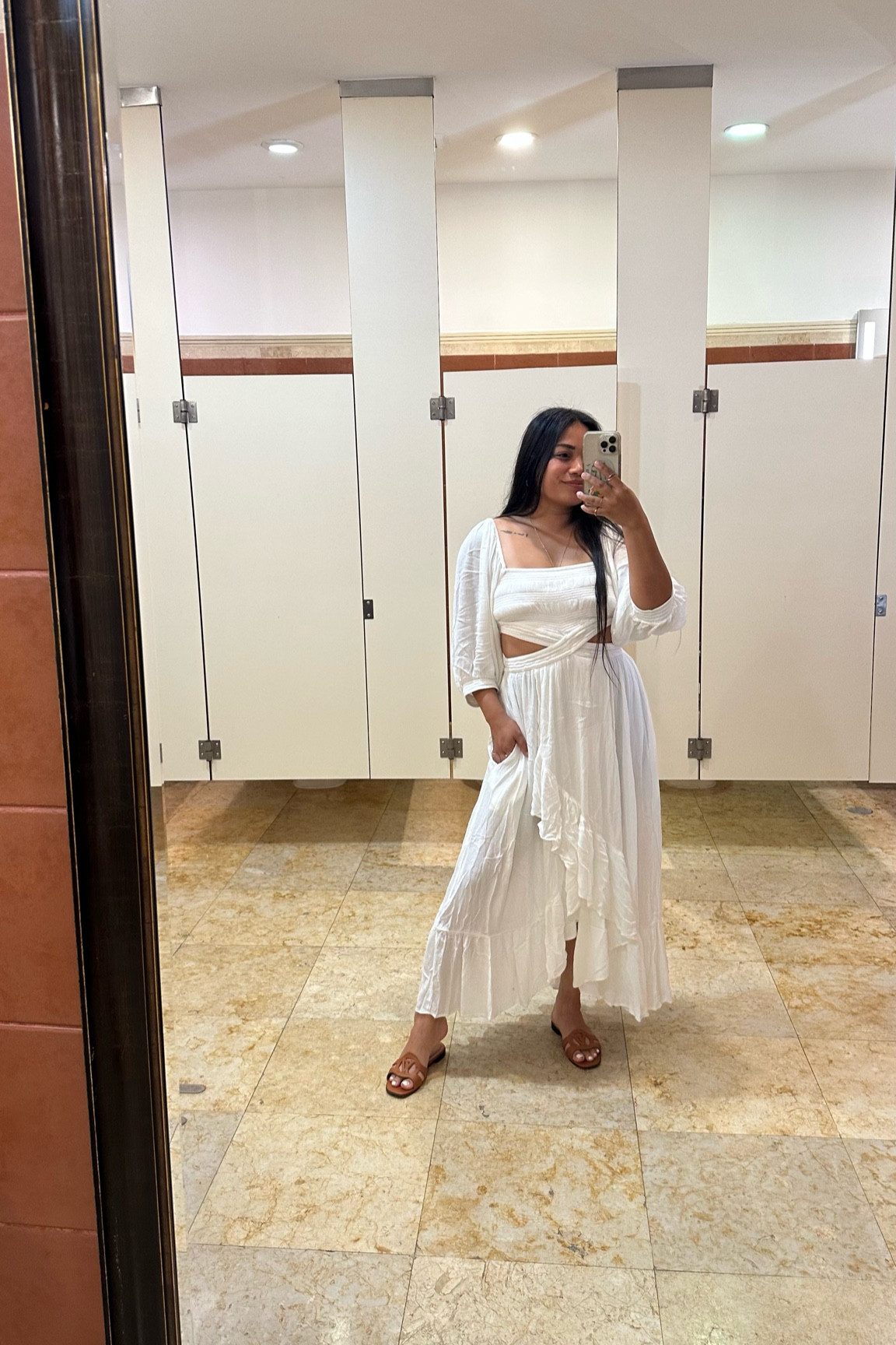 My favorite dress to wear on any beach vacation! Runs tts, and comes in multiple colors. Wearing a size M



#LTKunder100 #LTKeurope #LTKtravel