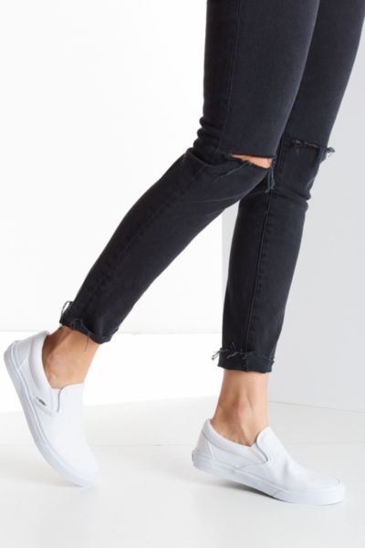 Vans Classic Slip-On Sneaker | Urban Outfitters (US and RoW)