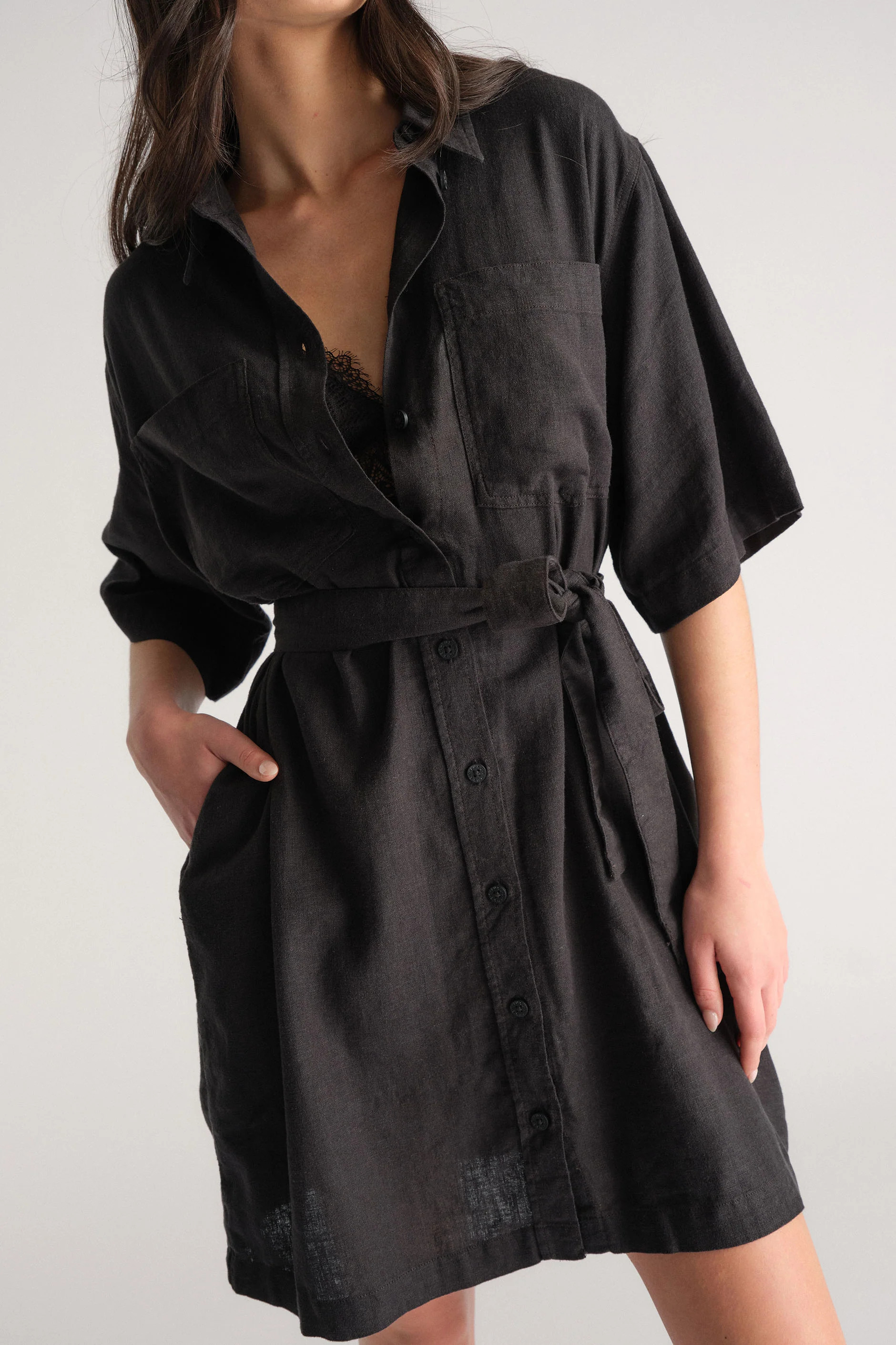 D-Luxe Linen Blend Short Dress - Black | DECJUBA