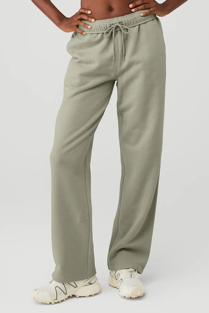 Accolade Straight Leg Sweatpant | Alo Yoga