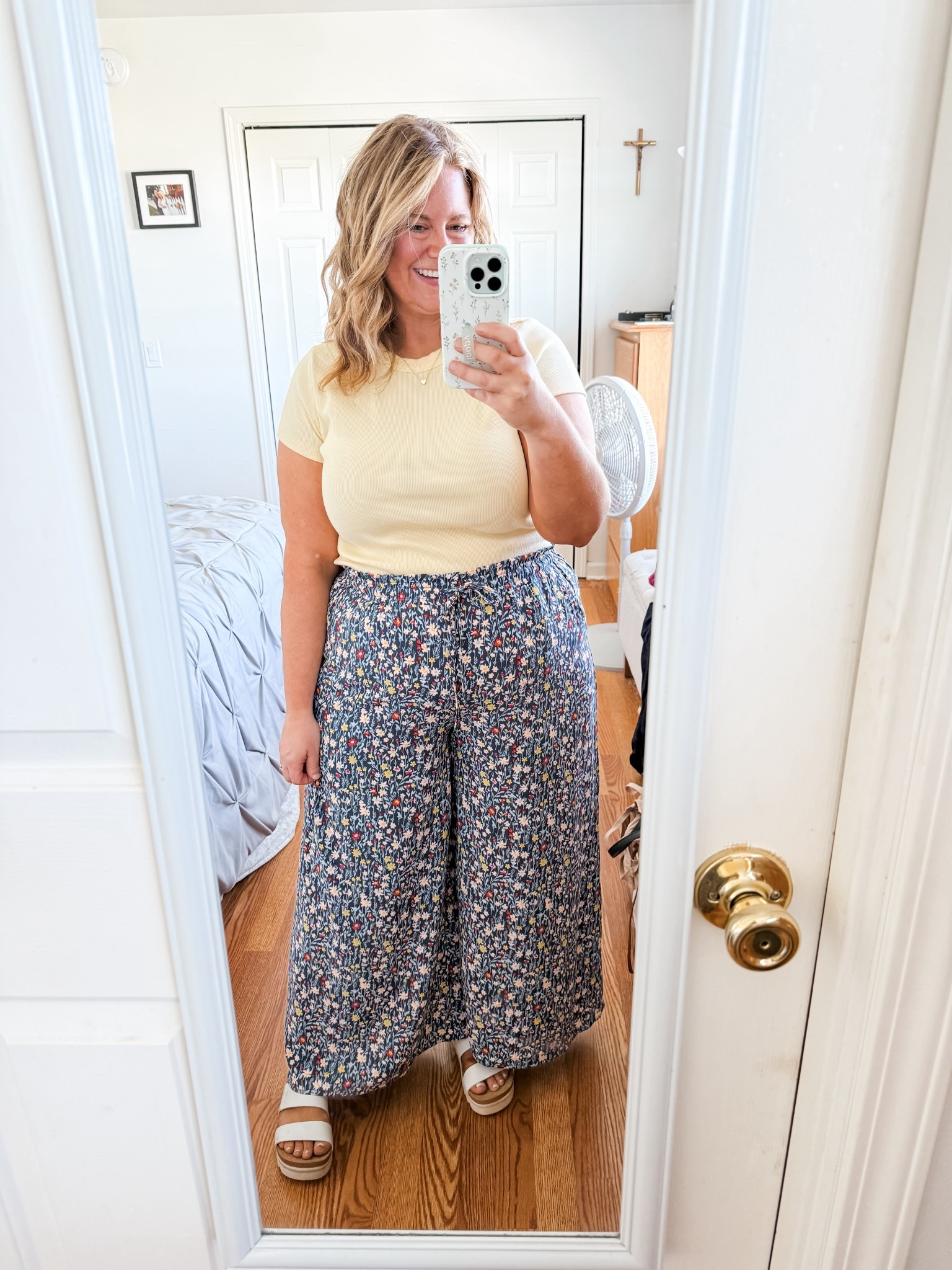 Love these fun floral pants!  Will be a cute teacher outfit too! 

#LTKMidsize #LTKPetite #LTKFindsUnder50