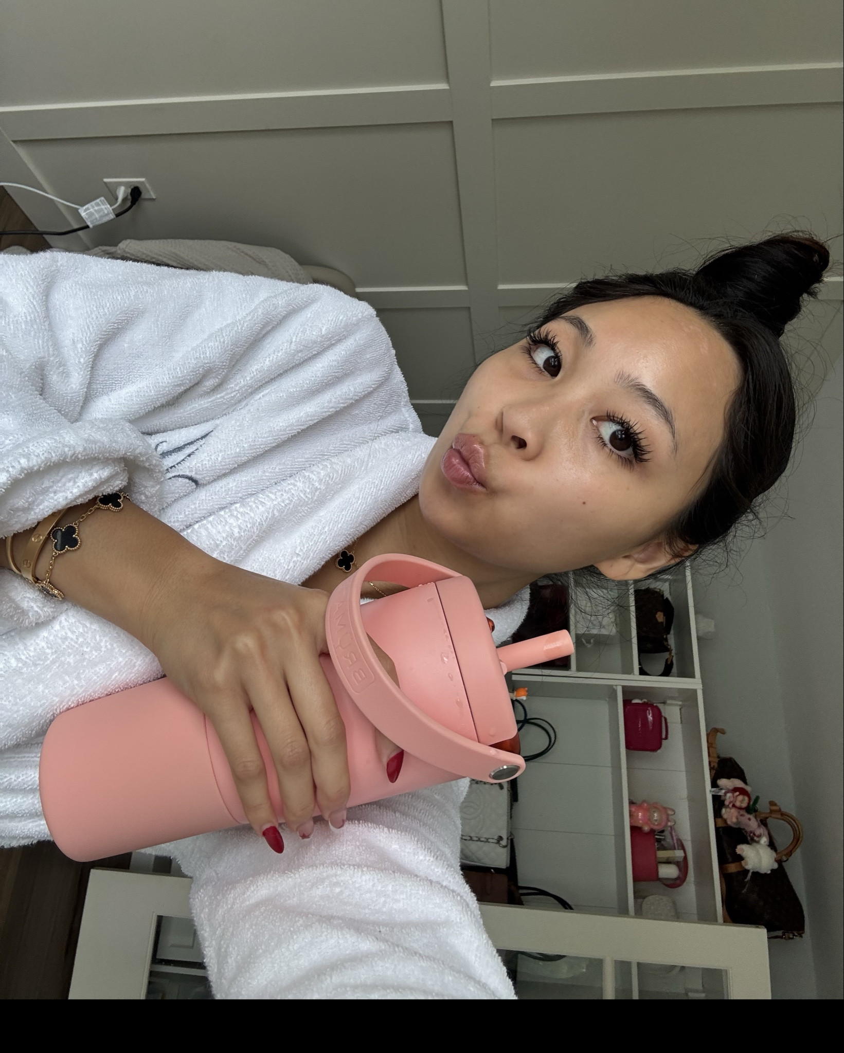 weekly wellness juice for healthy glowy skin!! ✨⭐️🫶🏼

smoothie or juice based, my juice combo gives you THE healthy skin, protein, fruits, and veggies!! (just in time for the cold fall season) 🧃

- 1/3 cup of uber greens
- 1/3 cup of berry protein smoothie
- 1 cup sambazon juice based
- 1 banana
- 3 scoops of collagen


#LTKBeauty #LTKHome #LTKSeasonal