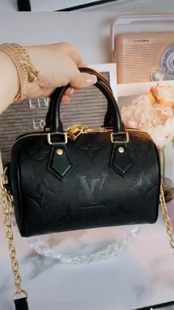 Louis Vuitton Speedy 20 

#LTKItBag #LTKVideo #LTKStyleTip